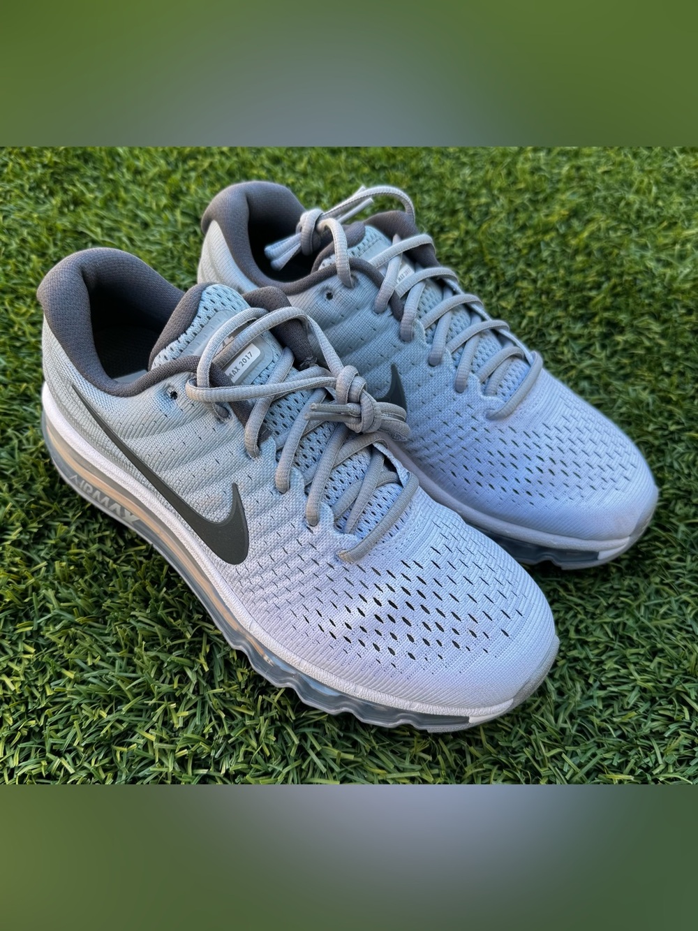 Nike Air Max 2017 Sneakers in Light Grey Men Running Sneakers Size 6.5 New